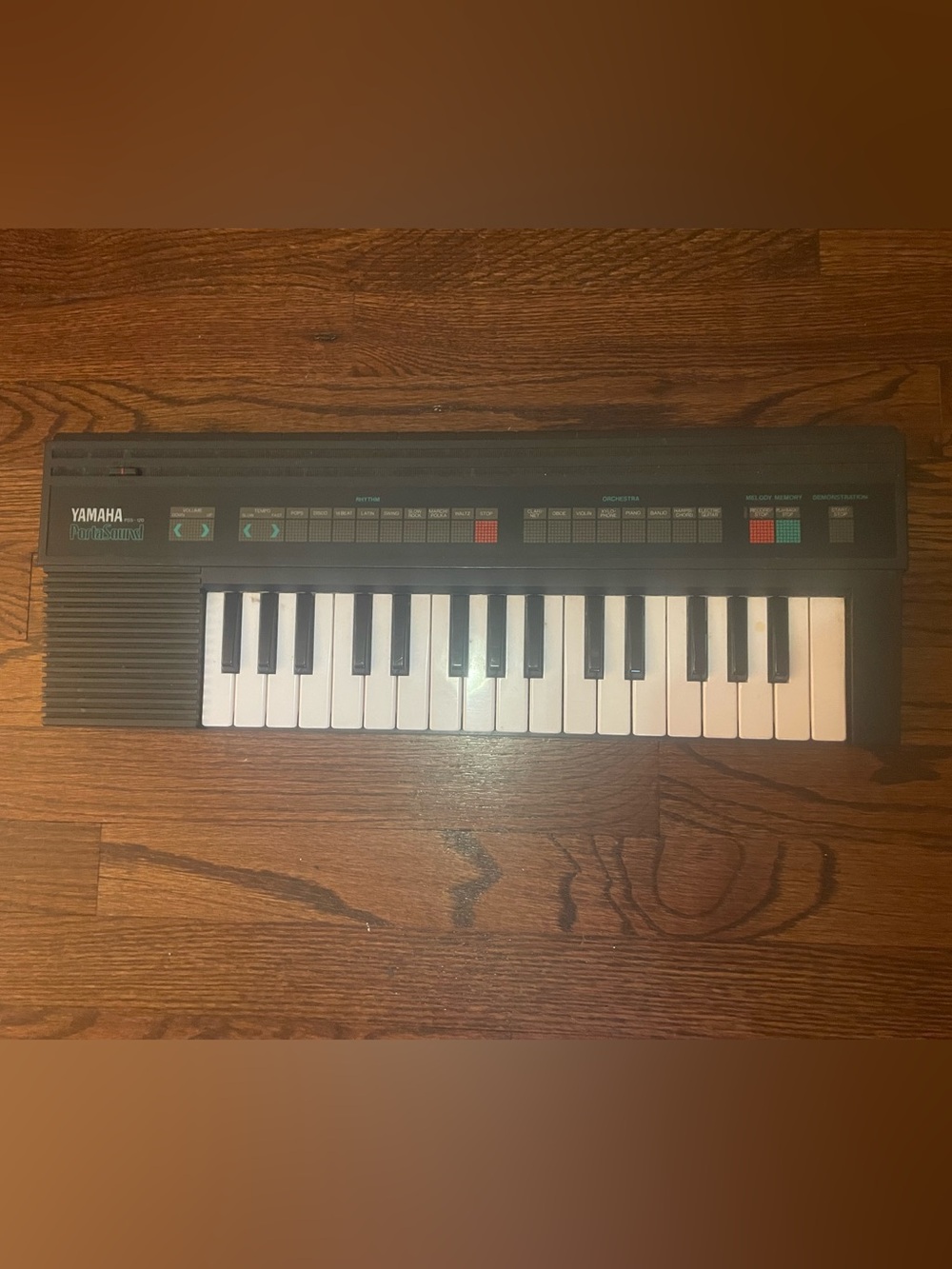 Yamaha Portasound PSS-120 Electronic Keyboard - Compact 32-Key -working